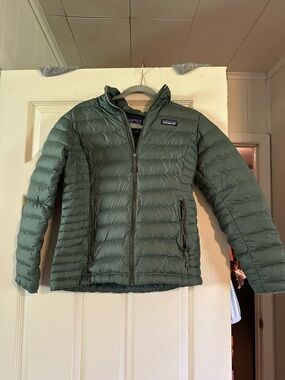 Patagonia Women's Jacket - Forest Green